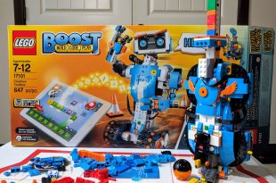LEGO Boost box with the guitar model standing in front