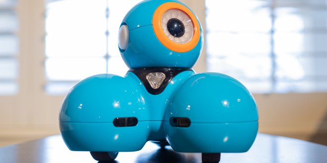 Dash Robot Review: The Best Robot for Younger Kids - Learn Richly